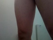 Six-pack stud takes messy-stream piss