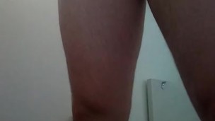 Six-pack stud takes messy-stream piss