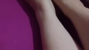 @tici_feet tici feet tici_feet blinking and showing my feet, black toenails