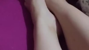 @tici_feet IG tici feet tici_feet in my bed, black toes!