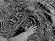 [ASMR] Sons de areia, Mar, sussuros 7/16