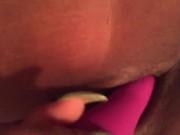Black milf fucks the cum out her pussy 