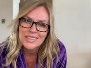 Pizza delivery guy gets lucky with hot milf.  7/16