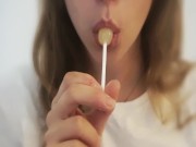 Joi avec ma sucette , studente lollipop sucking