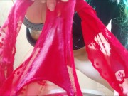 mia  si fa la pipì nelle mutandine 6/16