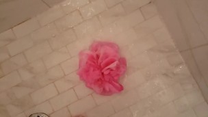 The Queen playing in bubbles cleaning feet