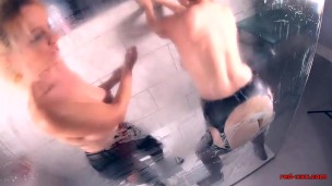 Matures Red and Lucy playing in the shower together
