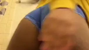 Ebony twerking 