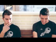 Haciendole el serrucho a una pornstar con un amigo. Un trio muy caliente 6/16