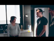 Haciendole el serrucho a una pornstar con un amigo. Un trio muy caliente 7/16