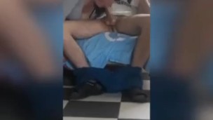 Mi Vecina le encanta jugar con mi Pene, Lo Pajea y hasta no poder más