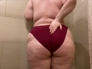 Пышка с волосатой киской ласкает себя в душе. Irina Priroda / Ирина Природа 9/16