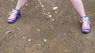 Standing piss at the river 