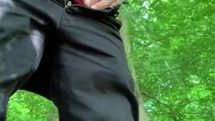 Pissing bevor jerking off 