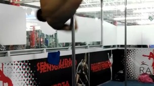 Sexy pole fitness