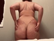 curvy college girl spanks and shakes ass