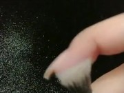 Running the finger on glitter 12/16