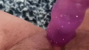 FTM trans man uses vibe to play with pussy