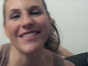 Michelle mi fa assaggiare il suo latte materno 14/16