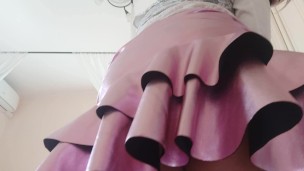 gorgeous farting milf!