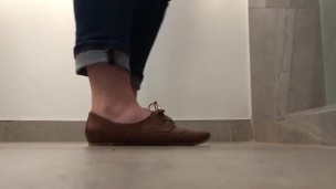 Standing shoeplay in flats