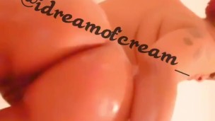 Cream spreading her ass and twerking in the shower