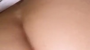 Regi muestra su enorme culo