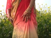 Desi village bhabhi pissing public porn outdoor 5/16