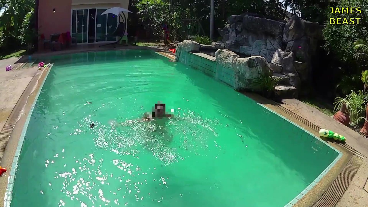 Nude poolparty! - Amateur Russian couple - Pattaya vacations - RedTube