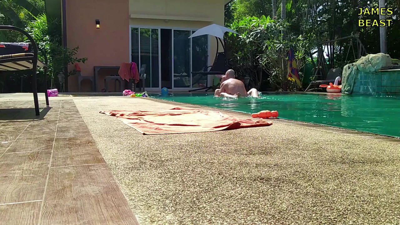 Nude poolparty! - Amateur Russian couple - Pattaya vacations - RedTube
