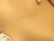 Jovencita caliente y jugosa