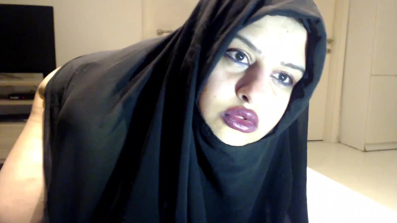 I FINALLY FUCKED MY BEST FRIEND'S MATURE ARAB MOM !