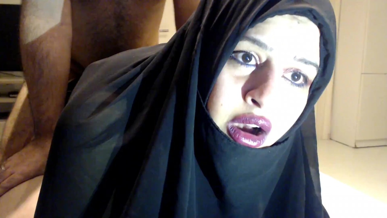 I FINALLY FUCKED MY BEST FRIEND'S MATURE ARAB MOM !