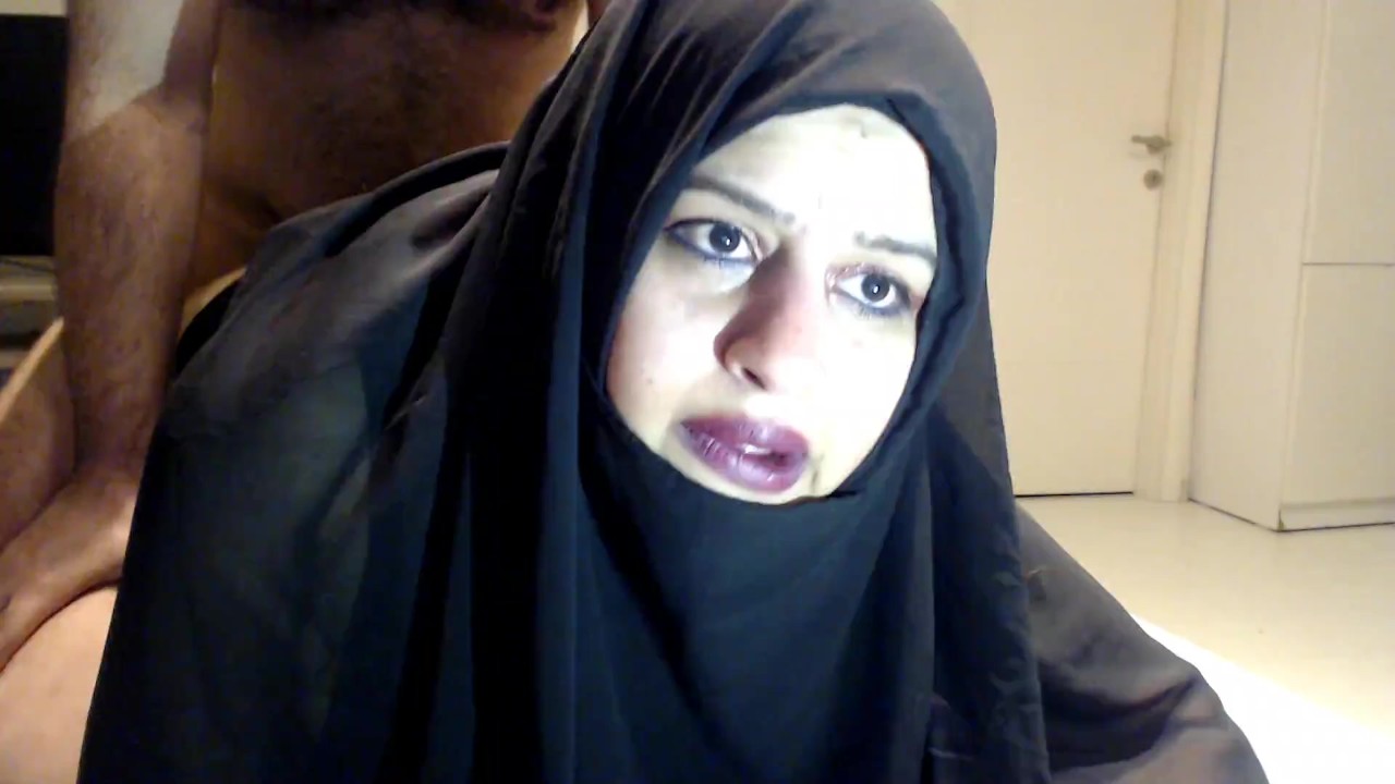 I FINALLY FUCKED MY BEST FRIEND'S MATURE ARAB MOM !