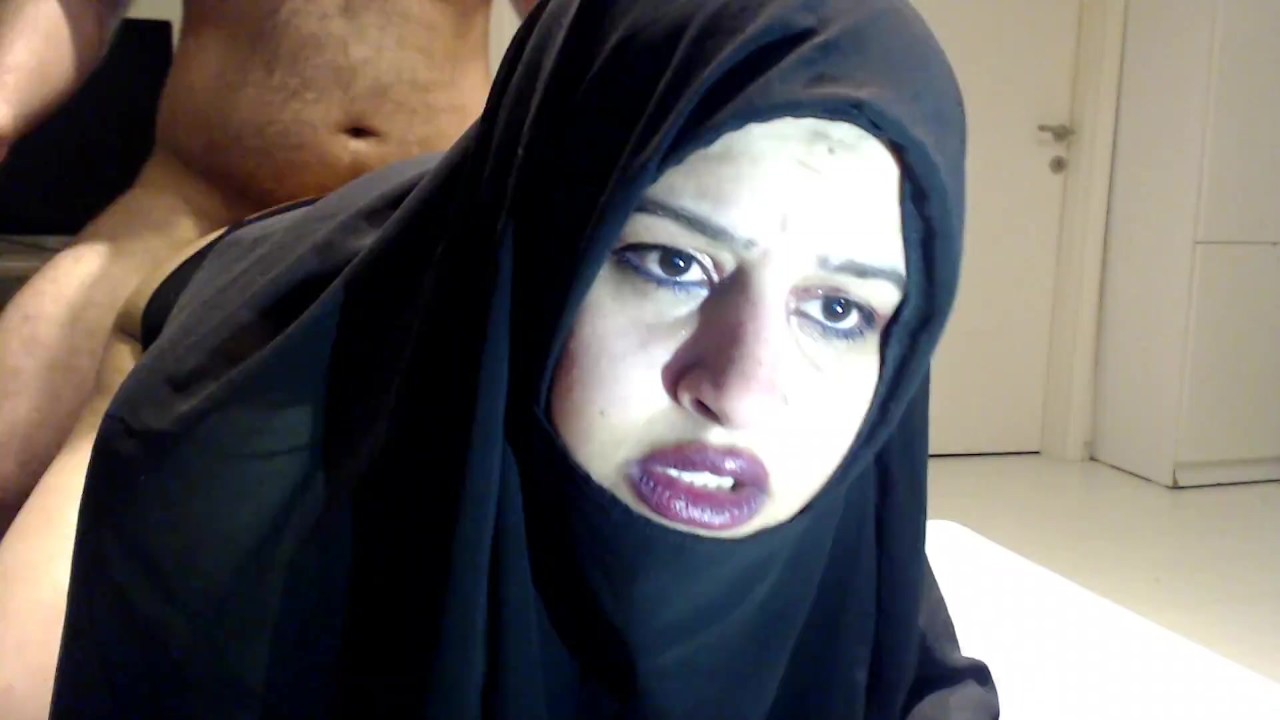 I FINALLY FUCKED MY BEST FRIEND'S MATURE ARAB MOM !