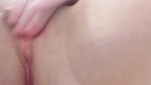 SummerLove puts a spell on you with her pussy