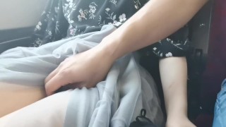 彼氏持ちJD 電車内でプチ露出＆フェラ College teen public training ...