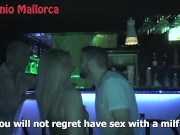 Me Folla una Madura en Frente de su Marido Cornudo en un Club de Intercambi 4/16
