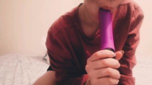 For lack of a big cock I give a blowjob to my toy before putting it in