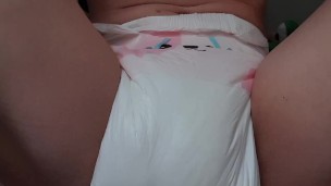 Emma ABDL doing situps in a super crinkly wet diaper - close-up