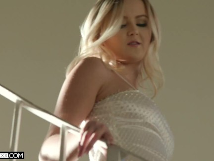 Natalia Queen a cuck a BBC v době, kdy je pryč