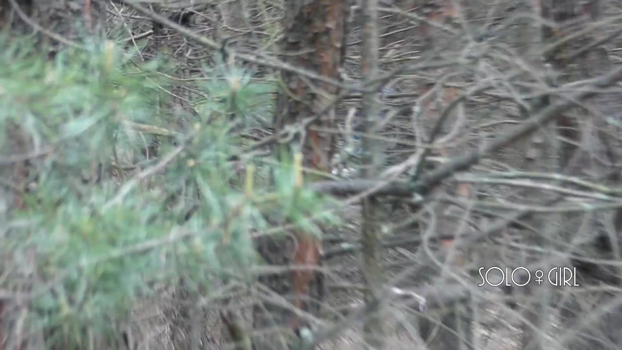 Tom espiando a novinha brincando com a boceta na floresta - Vídeo de sexo grátis - RedTube
