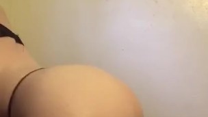 Let me bounce on your dick daddy