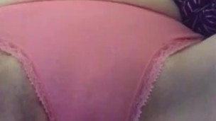 Horny milf gets her pussy wet