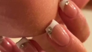 WIFE SEND WHATAPP VIDEO SELF TICKLING MILF FEET SOLES LONG NAILS