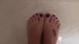 Q44 - Wet Purple Toes