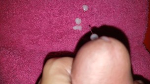 YOUNG Man In College Cumming HARD!