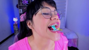 Lila Jordan Gummy playing