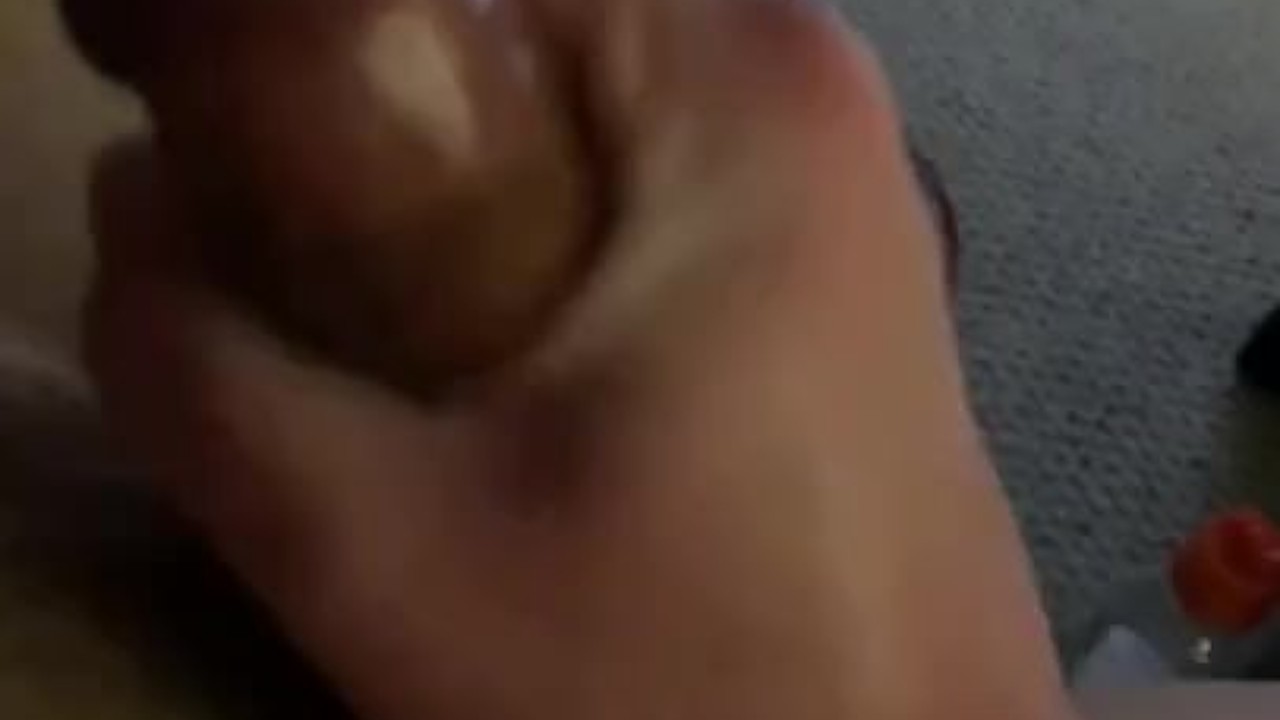 Spun friend gets a hand - Free Sex Video - RedTube