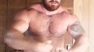 Big Bodybuilder Sweaty Posing OnlyfansBeefBeast